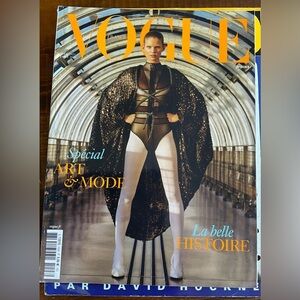 VOGUE Paris 1043 December 2023